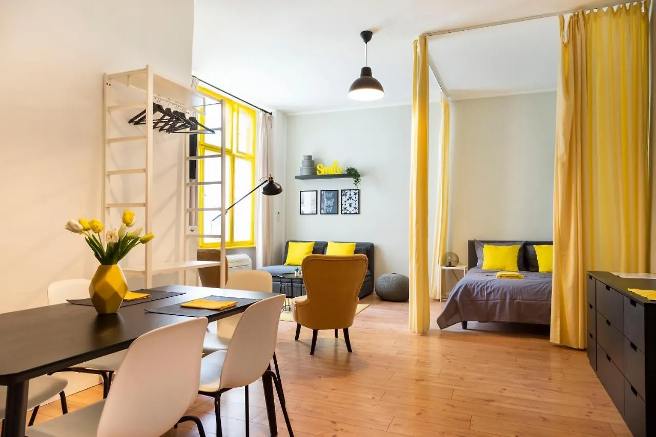 Contatos de 2 Combined Apartments Next To Kudamm