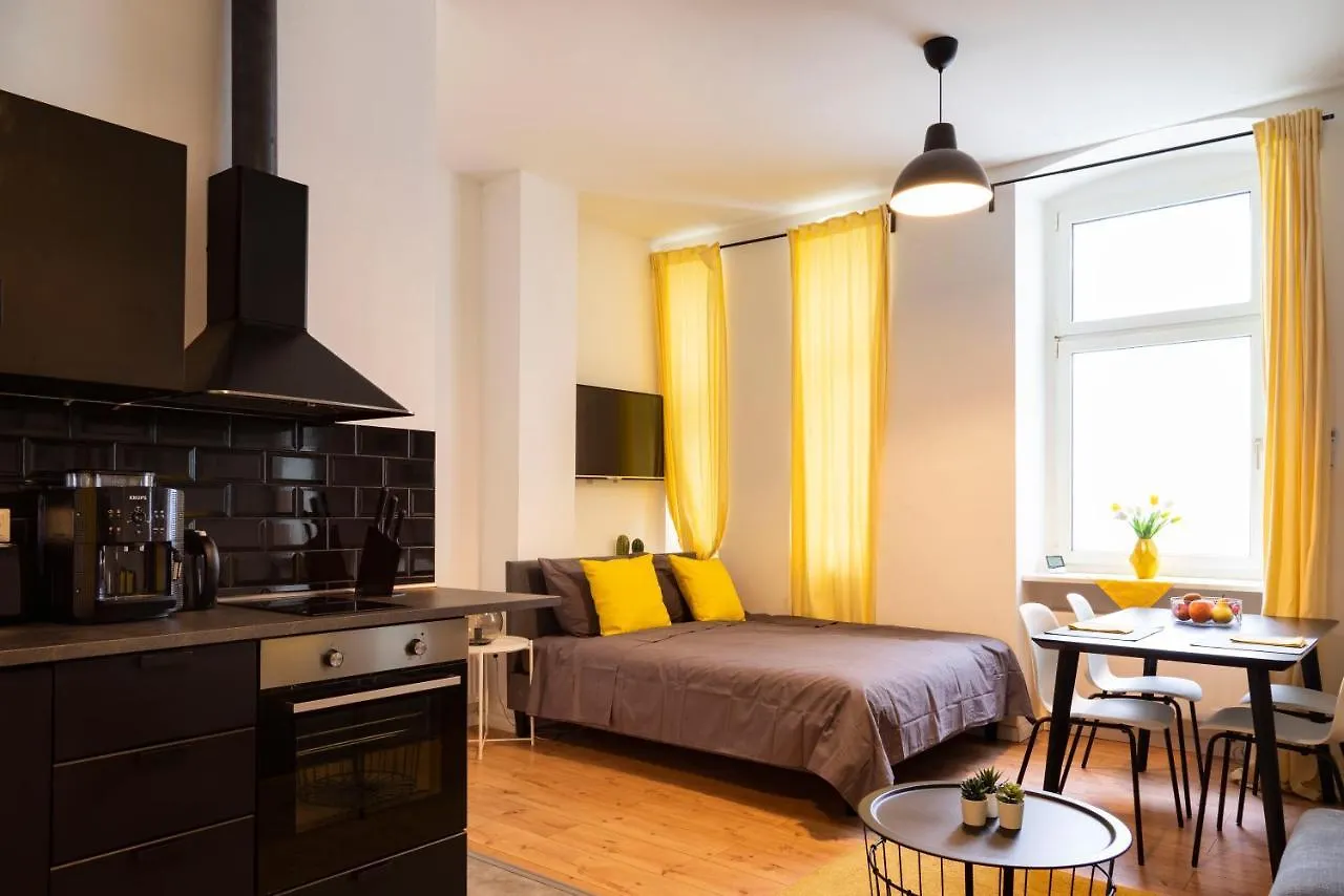 2 Combined Apartments Next To Kudamm Berlim 0*,